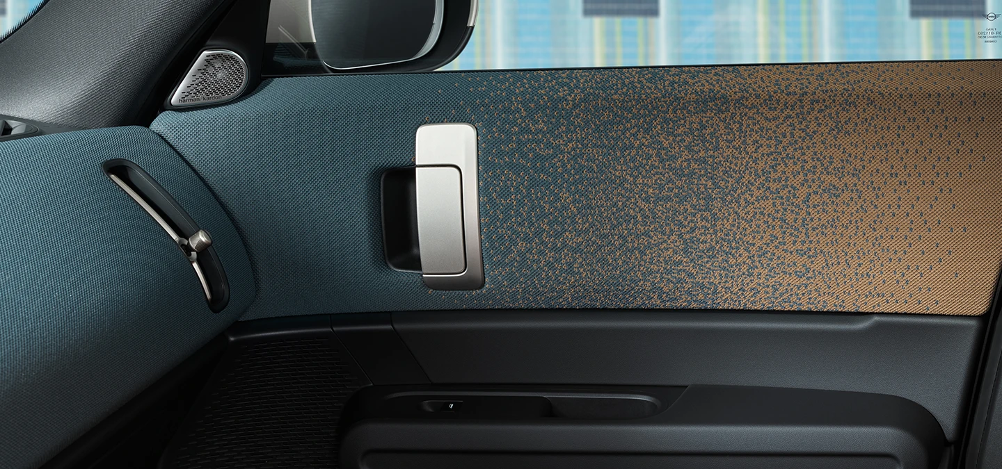 mini-U25-BEV-gallery-interior-wide